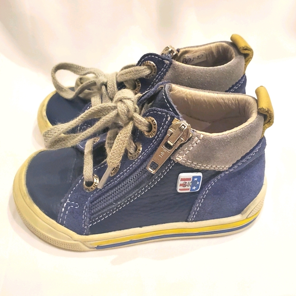 Boys leather high top shoes